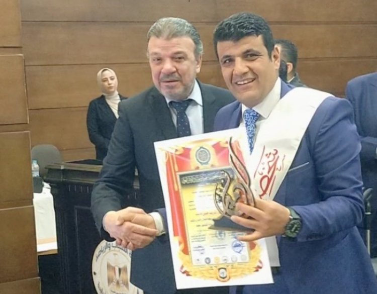 Kumtukuza Mjumbe wa Harakati  ya Nasser kwa Vijana kwa tuzo ya mwanahabari mshawishi bora zaidi kwa huduma ya jamii kwa mwaka wa 2022