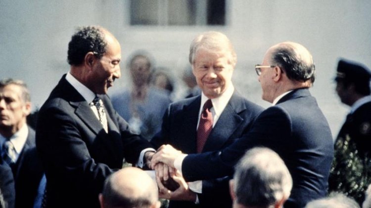 Le héros de la guerre et de la paix "Mohamed Anwar El- Sadate"