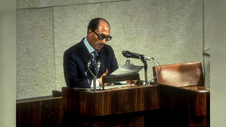 Le héros de la guerre et de la paix "Mohamed Anwar El- Sadate"