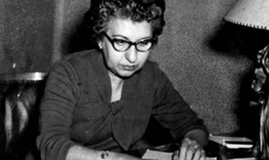 الدكتورة سهير القلماوي.. سيدة الكتاب وأول مصرية تحصل على الدكتوراه