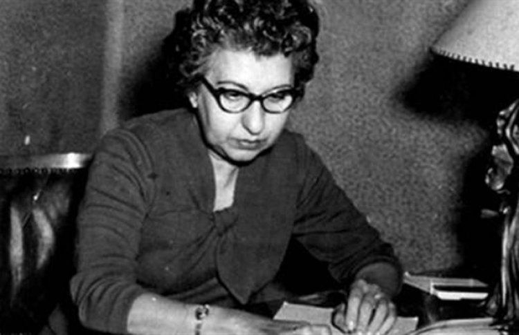 الدكتورة سهير القلماوي.. سيدة الكتاب وأول مصرية تحصل على الدكتوراه