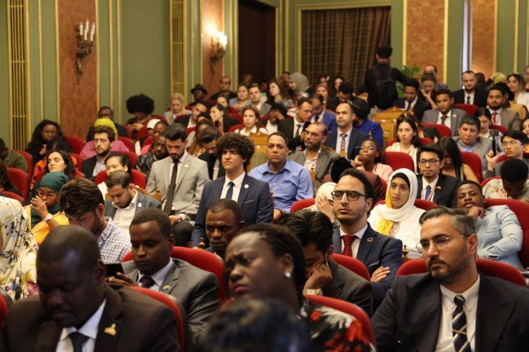 El Ministerio de Relaciones Exteriores de Egipto recibe a los líderes juveniles que participan en la   tercera edición de Nasser Felllowsip para  Leadership International