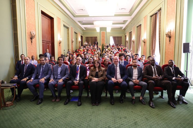 El Ministerio de Relaciones Exteriores de Egipto recibe a los líderes juveniles que participan en la   tercera edición de Nasser Felllowsip para  Leadership International