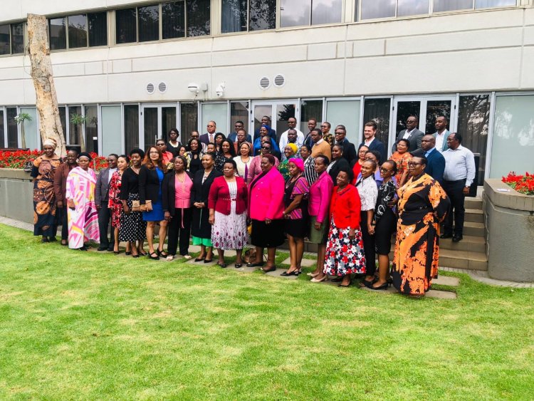 Graduado de Nasser Fellowship para Leadership Internacional participa en el Foro Parlamentario de la Comunidad del África Meridional para el Desarrollo