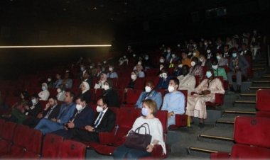 Projection du film « La Terre » au Cinéma Zawya au centre-ville, en clôture des activités de la cinquième journée de la Bourse Nasser pour le Leadership