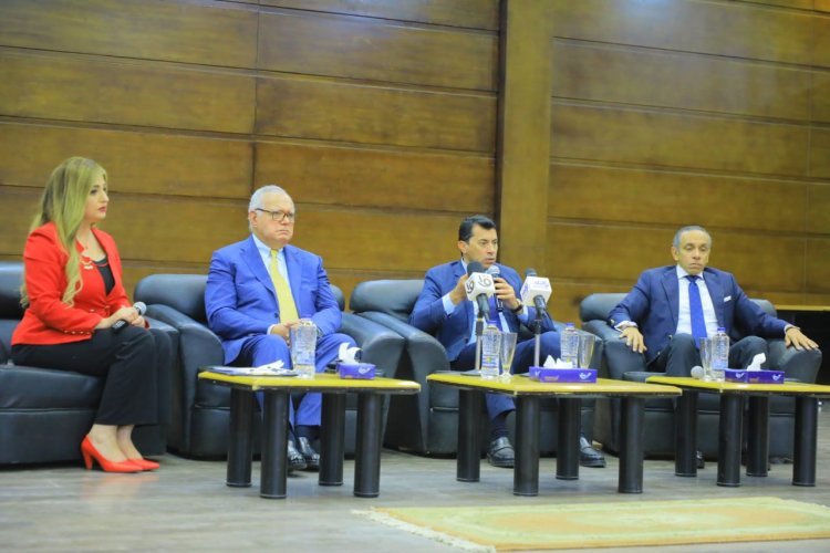 Simultanément avec les célébrations égyptiennes de la Journée de la diplomatie.. Les diplômés de la Bourse Nasser lancent la première plate-forme de discussion pour les jeunes arabes