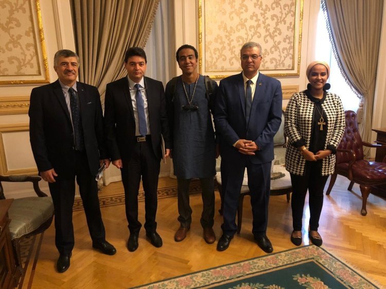 El Ministerio de Juventud y Deportes y el Ministerio de Información se preparan para Nasser Fellowship para Leadership Internacional