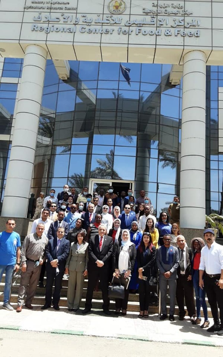 La delegación de Nasser Fellowship para Leadership Internacional visita el Centro de Las  Investigaciones Agrícolas