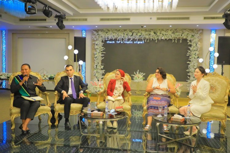 "Diplomasia ya Vijana" katika hitimisho la shughuli za siku ya pili ya Udhamini wa Nasser kwa Uongozi wa Kimataifa katika toleo lake la nne