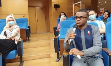 La délégation de la Bourse Nasser pour le Leadership International visite le Centre de Recherche Agricole