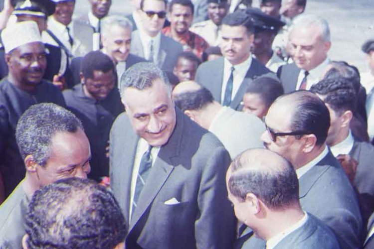 Reception of President Abdel Nasser by President Julius Nyerere of Tanzania at Dar es Salaam Airport
