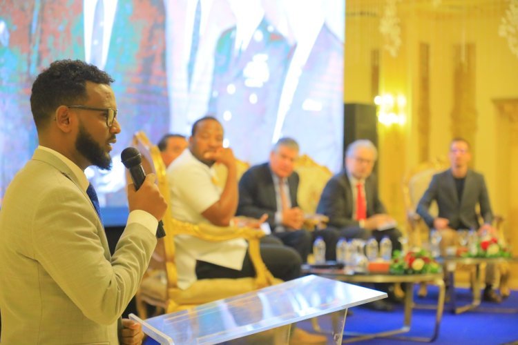 "Mapitio ya Mwenendo wa Baba Waanzilishi wa Harakati ya Kutofungamana na Upande Wowote" kwenye meza ya mazungumzo ya toleo la nne la Udhamini wa Nasser kwa Uongozi wa Kimataifa