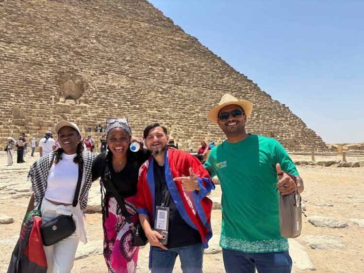 Les jeunes de la Bourse Nasser découvrent les trésors de la civilisation égyptienne : des Pyramides au Complexe des Religions lors d’une journée culturelle exceptionnelle