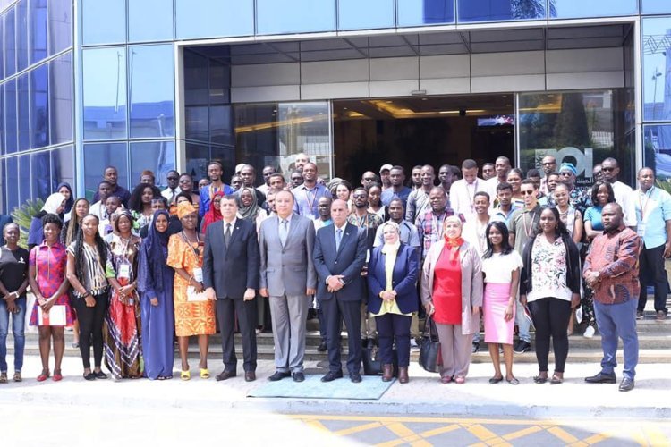 Les jeunes de la Bourse « Nasser pour le leadership africain » en visite à l’Organisation arabe pour l’industrialisation