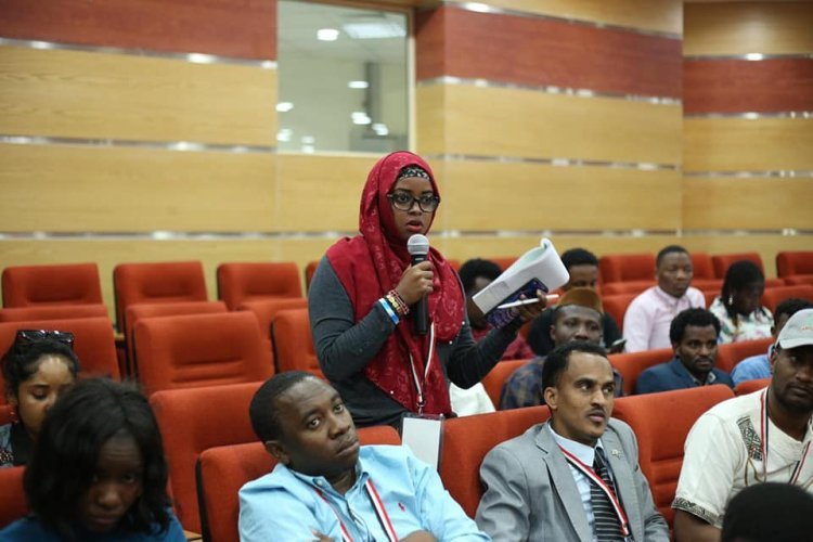 Les jeunes de la Bourse « Nasser pour le leadership africain » en visite à l’Organisation arabe pour l’industrialisation