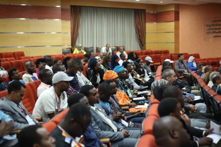 Les jeunes de la Bourse « Nasser pour le leadership africain » en visite à l’Organisation arabe pour l’industrialisation