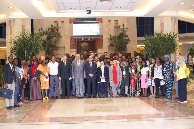 Les jeunes de la Bourse « Nasser pour le leadership africain » en visite à l’Organisation arabe pour l’industrialisation