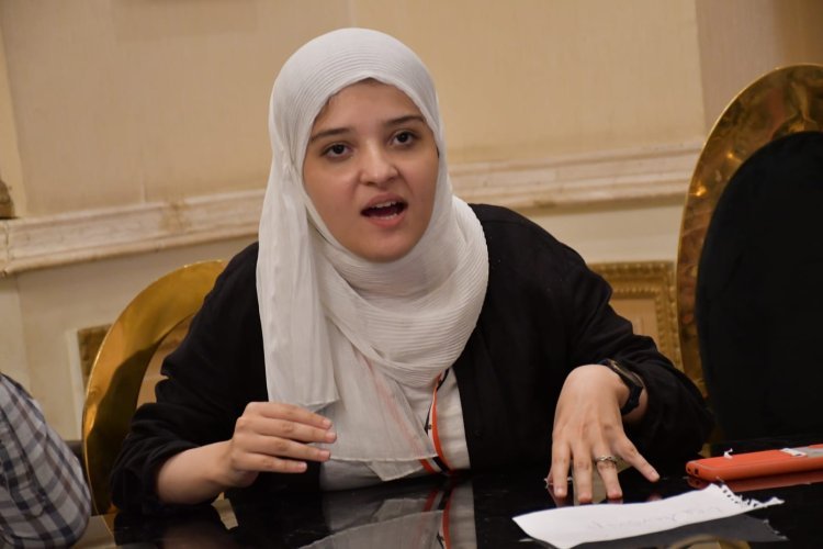 Les dirigeants du Centre d’information et d’aide à la prise de décision échangent avec les participants de la Bourse Nasser pour le leadership international lors de la huitième journée