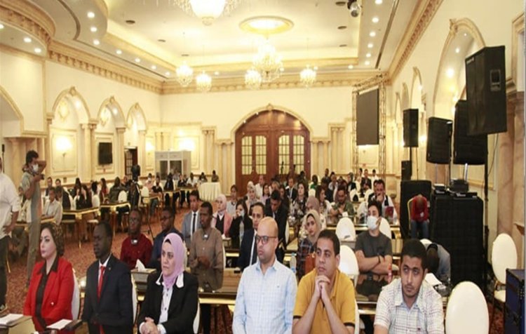 « Histoires de réussite égyptiennes » : séance de discussion marquant la fin de la treizième journée de la Bourse Nasser